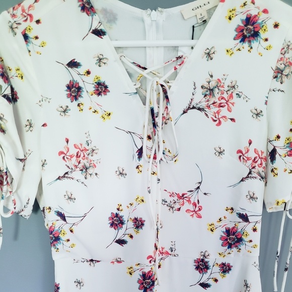 Beautiful White Flower Print Dress size Small - Picture 4 of 4